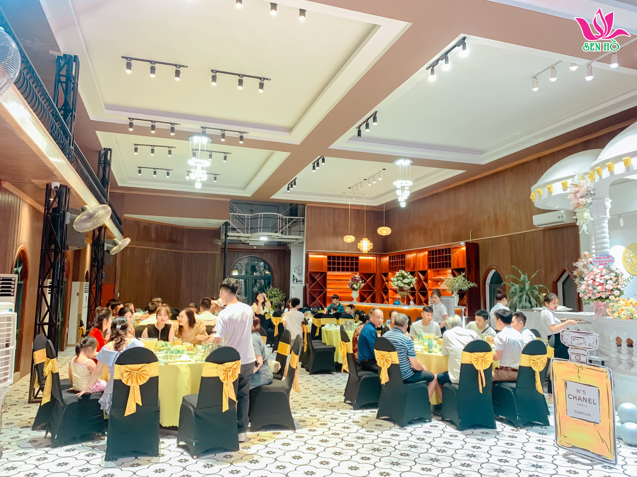 TỔ CHỨC TIỆC SANG - XỊN - MỊN TẠI SEN HỒ HƯNG YÊN